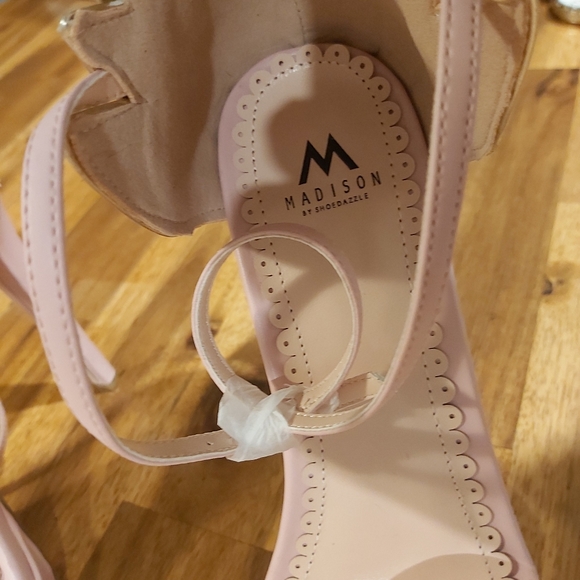 Shoes - Picture 2 of 4